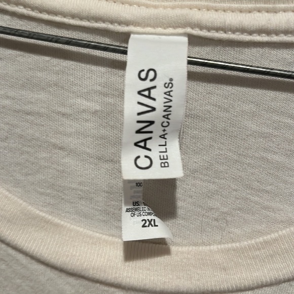 Bella Canvas Tee! In a world where you can be anything Be Kind! Excellent Cond! - Picture 3 of 4